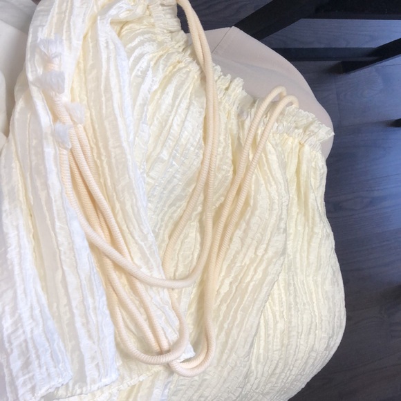 Brand new cream white Bustier girl top unique - Picture 3 of 3